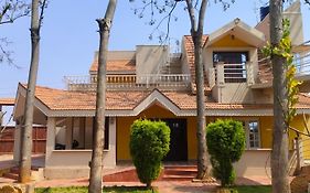 Nandi Hills Farmhouse